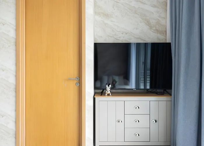 Apartment Hyde Sukhumvit 11 At Nana Bts Station *