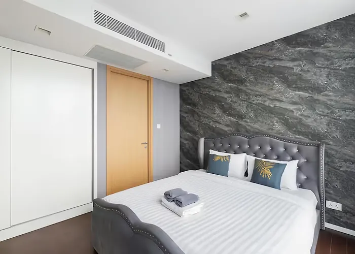 Hyde Sukhumvit 11 At Nana Bts Station Apartment