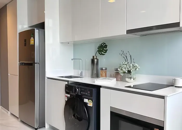 Apartment Hyde Sukhumvit 11 At Nana Bts Station *