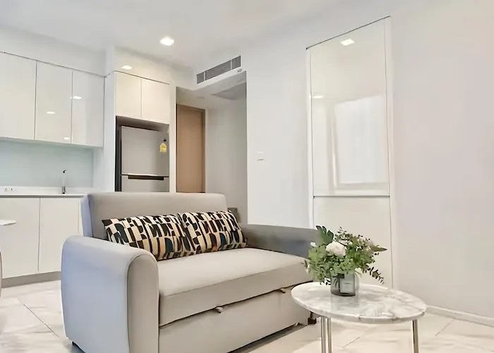 Hyde Sukhumvit 11 At Nana Bts Station Apartment