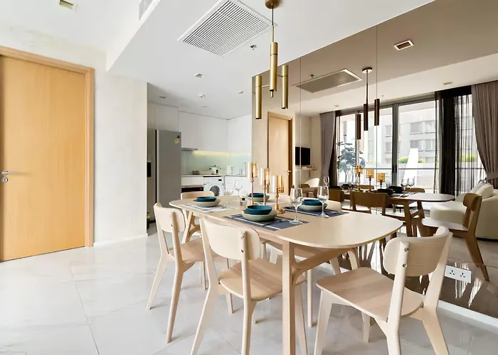 Hyde Sukhumvit 11 At Nana Bts Station Apartment