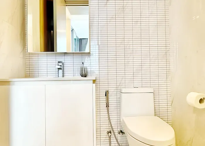 Apartment Hyde Sukhumvit 11 At Nana Bts Station *