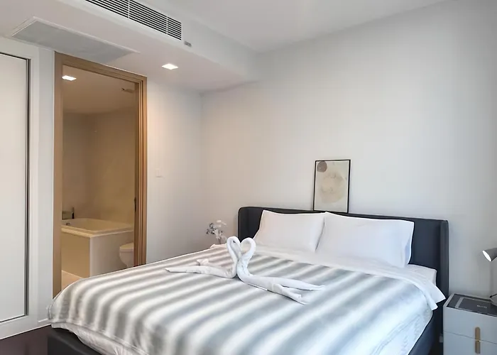 Hyde Sukhumvit 11 At Nana Bts Station Apartment