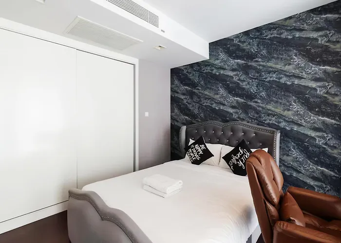 Hyde Sukhumvit 11 At Nana Bts Station Apartment *